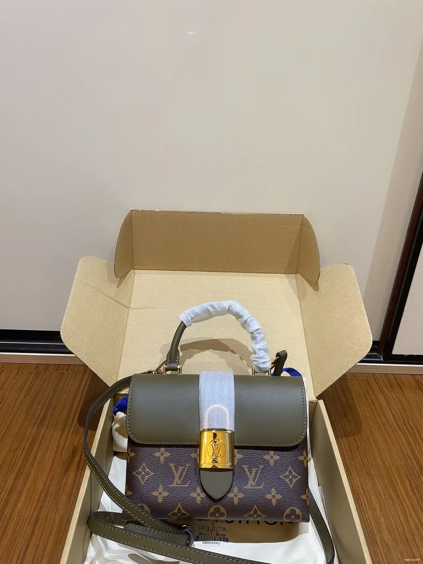 BB VUITTON LOCKY LOUIS 0505